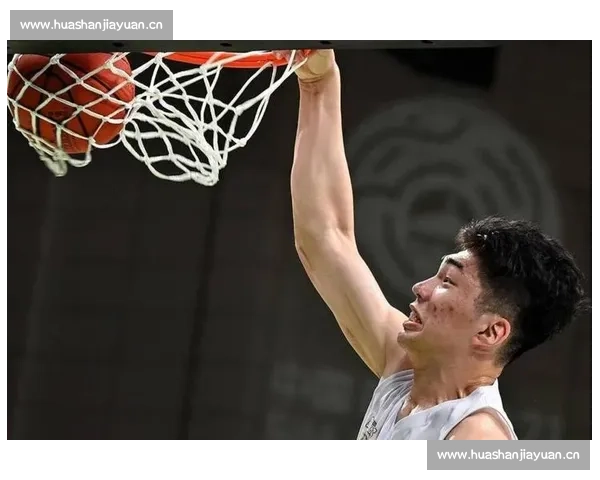 首秀 7 分 8 篮板 余嘉豪:西甲强度让我第一节就喘不上气